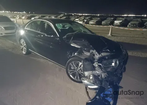 2017 Mercedes-Benz C 300 из США, поврежденный, VIN 55SWF4JB1HU222896